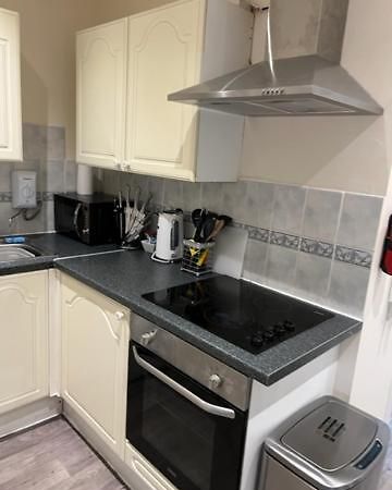 إينفيرنيس Waverley Inn Flat المظهر الخارجي الصورة