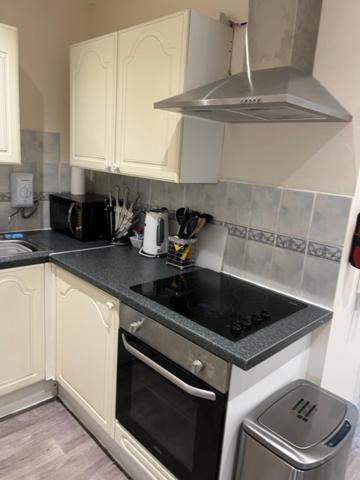 إينفيرنيس Waverley Inn Flat المظهر الخارجي الصورة